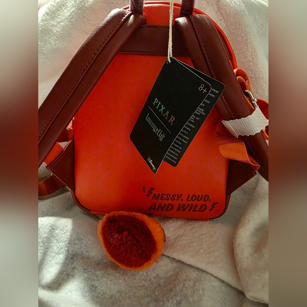 Disney Pixar Hard Tag Loungefly Turning Red - Mei Mei Mini Backpack - Picture 2 of 6